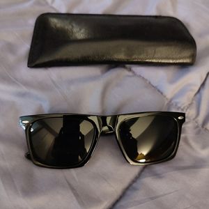 Sunnies, nwot, dark tint